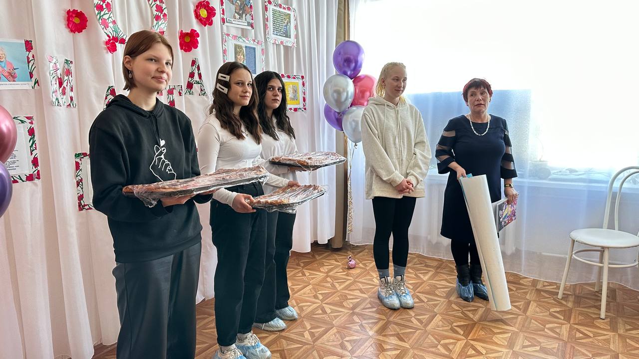 6 марта, студенты группы “повар” БТОТиС посетили ОГБУСО “Дом – Интернат для Престарелых и Инвалидов Г. Байкальска”